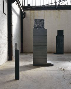 Didier Vermeiren, Vue d'atelier 2016, Monument utile #1 et #2 © Adagp, Paris, 2017