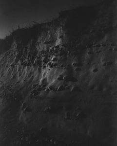 Photo artistique en noir et blanc d'une dune