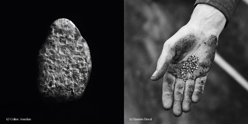 Deux photos en noir et blanc présentant une pierre ovale sur fond noir et l'autre une main ouverte avec de petits objets à l'interieur