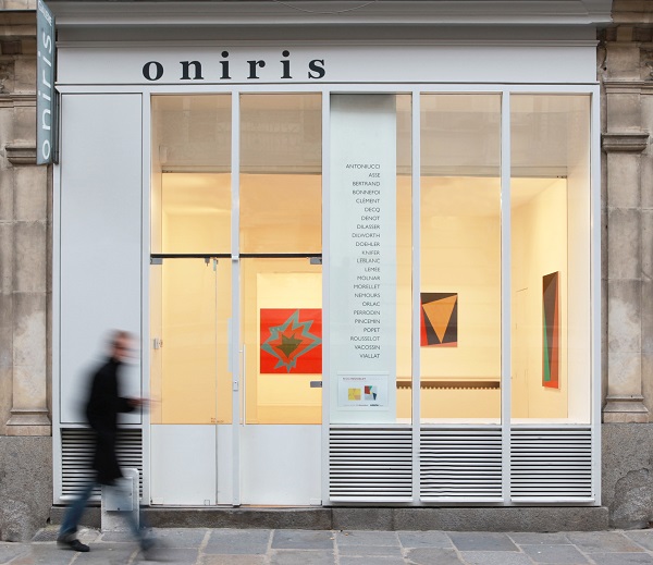 Vitrine de la galerie ONIRIS au 38 rue d Antrain a Rennes