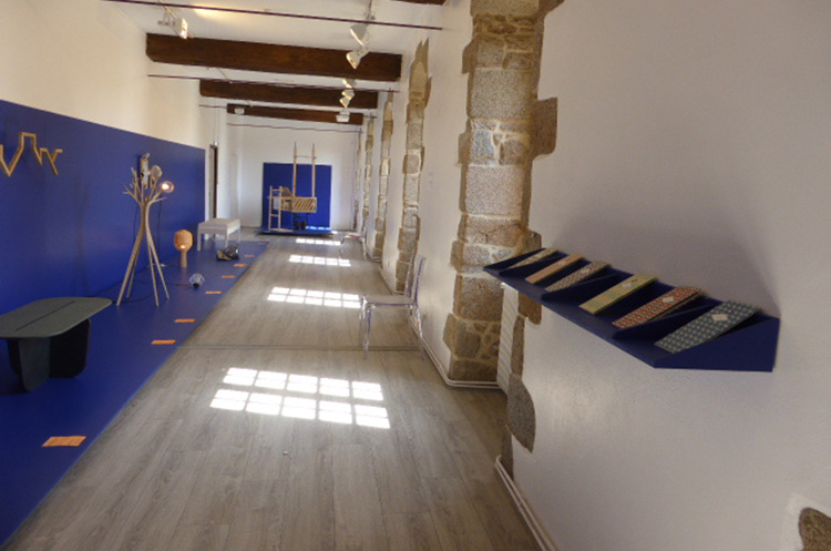 Vue de l'exposition Design(s) en partenariat avec l'EESAB du 28 avril au 6 juin 2015
